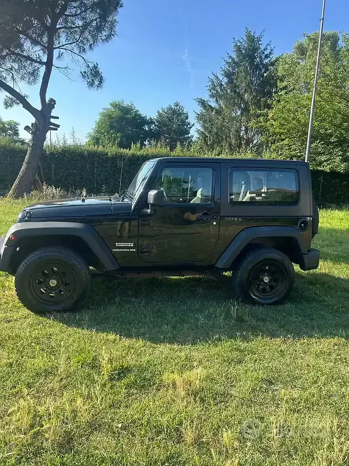 Usata Jeep Wrangler Sport 177 CV (130 kW) 2010 Nero SUV