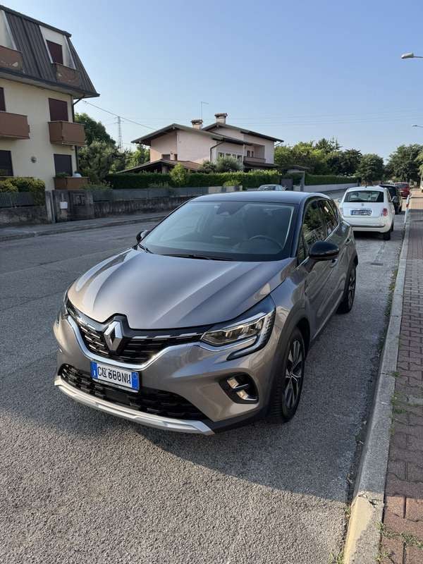 Usata 2023 Renault Captur Techno SUV | 17.500 € (Buon prezzo) - Immagine 1/4