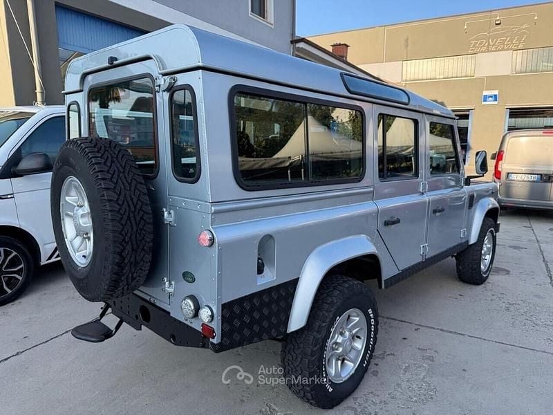 Usata Land Rover Defender 122 CV (89 kW) 2011 Argento Station wagon