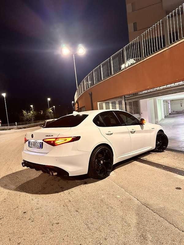 Usata Alfa Romeo Giulia Veloce 211 CV (155 kW) 2018 Berlina