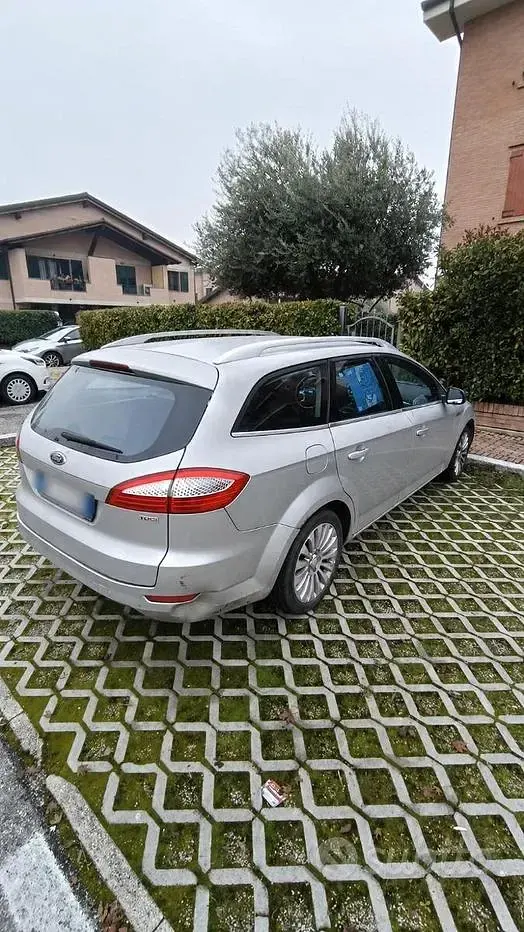 Usata Ford Mondeo Titanium 131 CV (96 kW) 2007 Grigio Station wagon