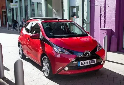 Usata Toyota Aygo X-wave 69 CV (50 kW) 2017 Bianco Utilitaria