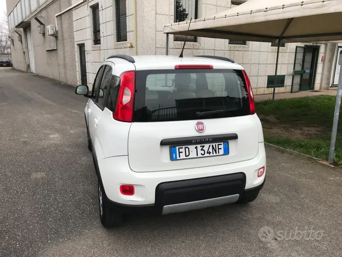 Usata Fiat Panda 4x4 S 85 CV (62 kW) 2016 Bianco Utilitaria