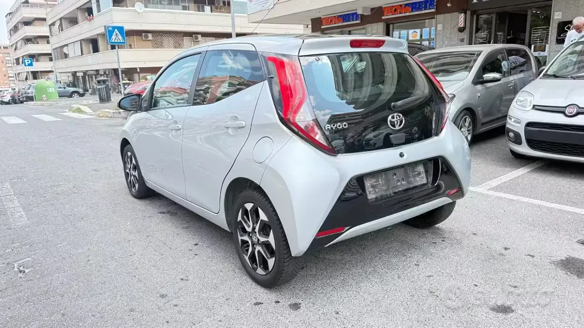 Usata Toyota Aygo X-play 72 CV (52 kW) 2019 Grigio Utilitaria