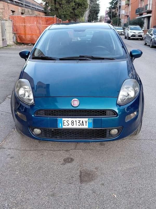 Usata Fiat Punto Pop 69 CV (50 kW) 2013 Blu/azzurro Utilitaria