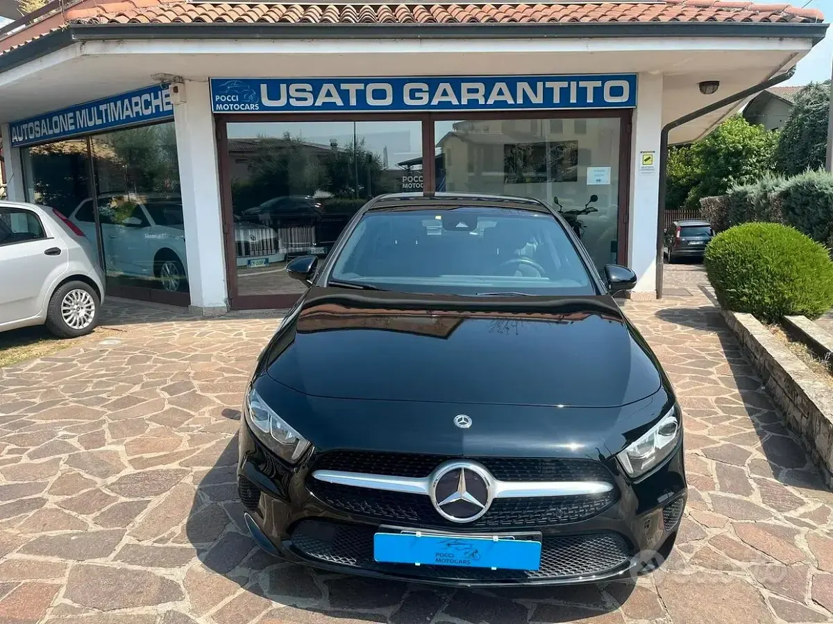Usata Mercedes A180 Business 136 CV (100 kW) 2019 Nero Berlina