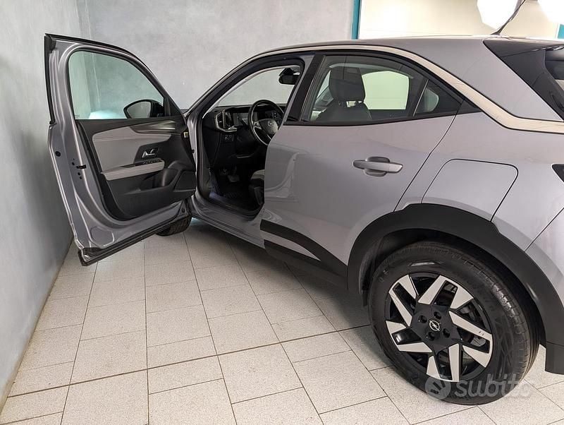 Usata Opel Mokka Elegance 131 CV (96 kW) 2023 Grigio SUV