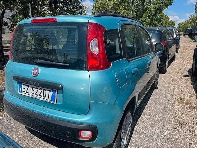 Usata Fiat Panda Pop 69 CV (50 kW) 2015 Blu Berlina