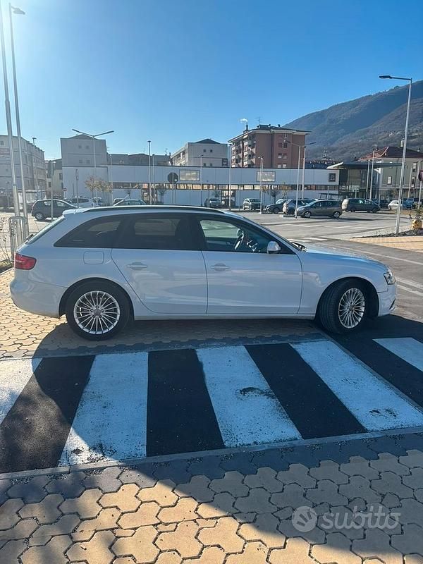 Usado Audi A4 177 CV (130 kW) 2011 Blanco Familiar
