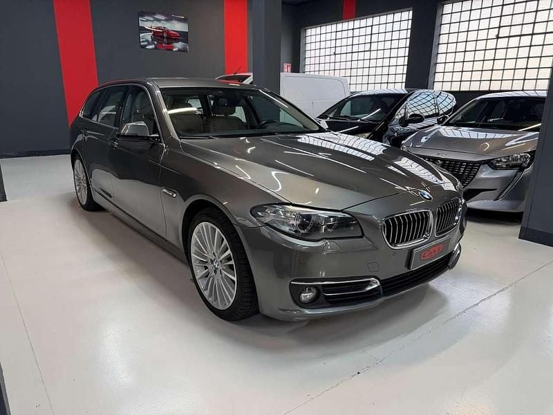 Usata BMW 530 Luxury Line 258 CV (189 kW) 2014 Grigio Station wagon