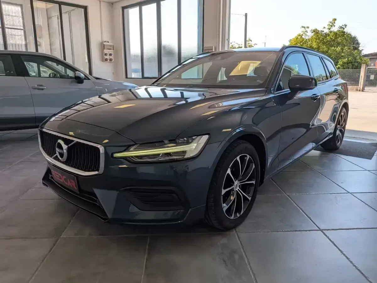 Usata Volvo V60 197 CV (144 kW) 2021 Grigio Station wagon