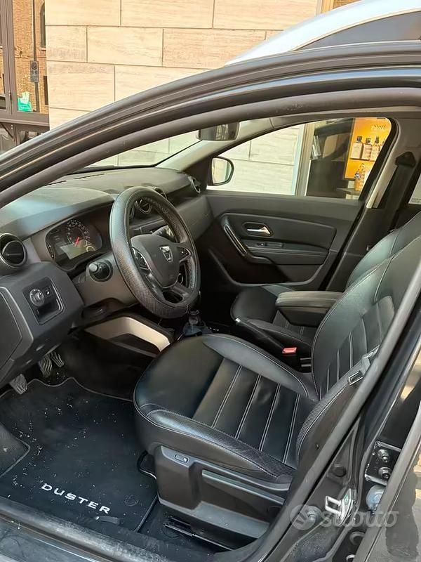 Usata Dacia Duster Prestige 116 CV (85 kW) 2019 Grigio SUV