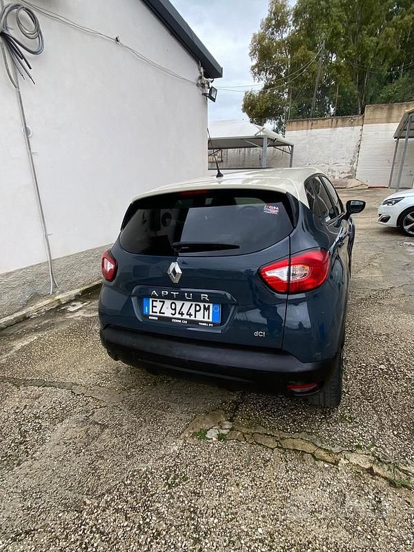 Usata Renault Captur Iconic 90 CV (66 kW) 2015 Blu SUV
