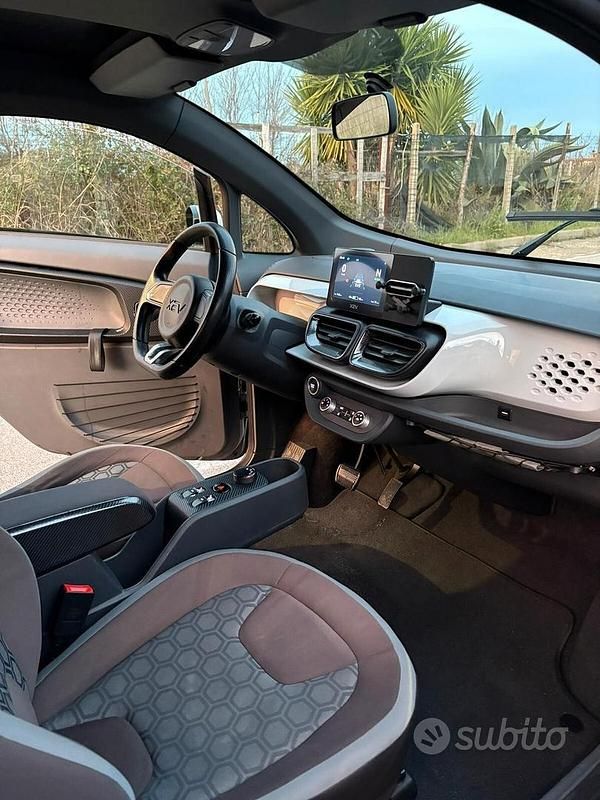 Usata XEV Yoyo 7 kW (10 CV) 2024 Beige Utilitaria