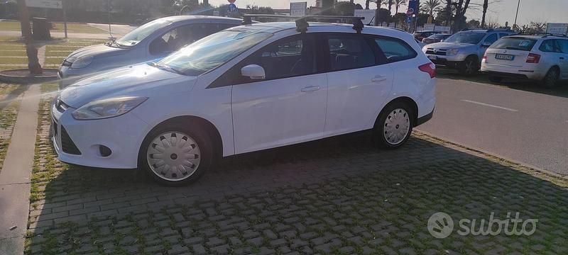 Usata Ford Focus 105 CV (77 kW) 2014 Bianco Station wagon