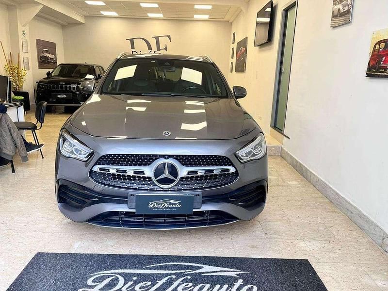 Grigio Usata 2021 Mercedes GLA200 Premium SUV | 31.900 € (Buon prezzo) - Immagine 1/4