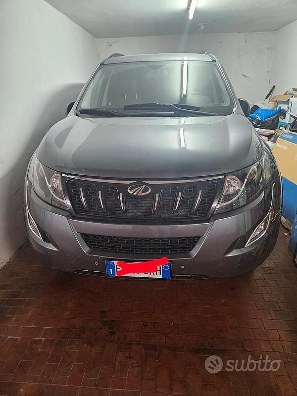 Usata Mahindra XUV500 140 CV (102 kW) 2017 Grigio SUV