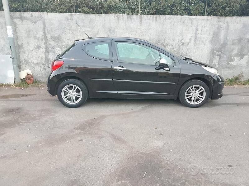 Usata Peugeot 207 75 CV (55 kW) 2007 Nero Coupé