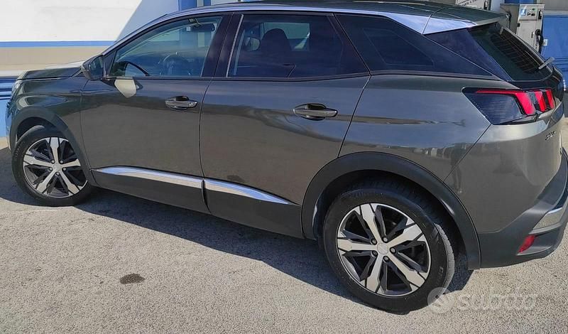 Usata Peugeot 3008 120 CV (88 kW) 2017 Verde SUV