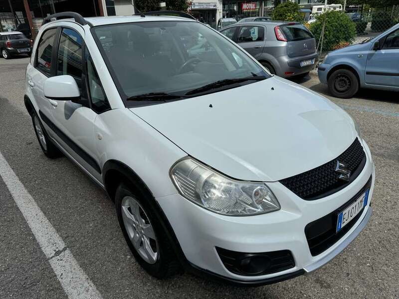 Usata Suzuki SX4 GLX 120 CV (88 kW) 2011 Bianco SUV