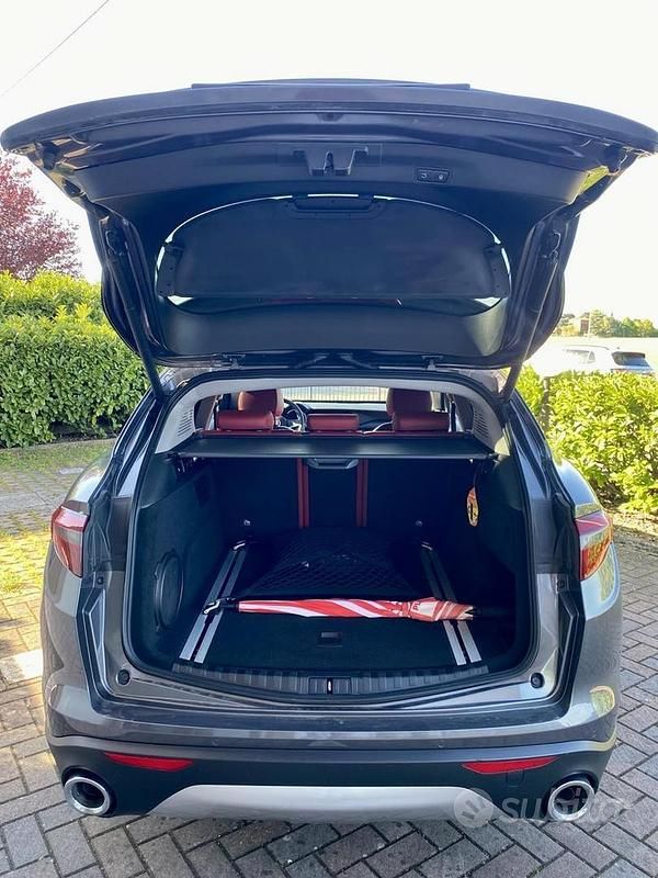 Usata Alfa Romeo Stelvio Business 160 CV (117 kW) 2018 Grigio SUV
