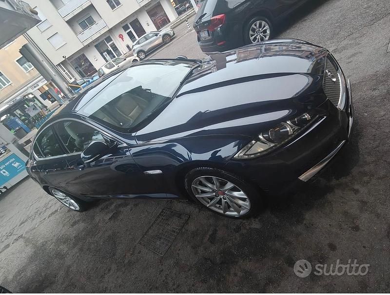 Usata Jaguar XF 240 CV (176 kW) 2015 Blu Berlina