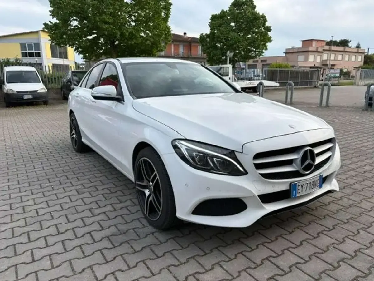 Usado Mercedes C200 Exclusive 136 CV (100 kW) 2015 Blanco Berlina