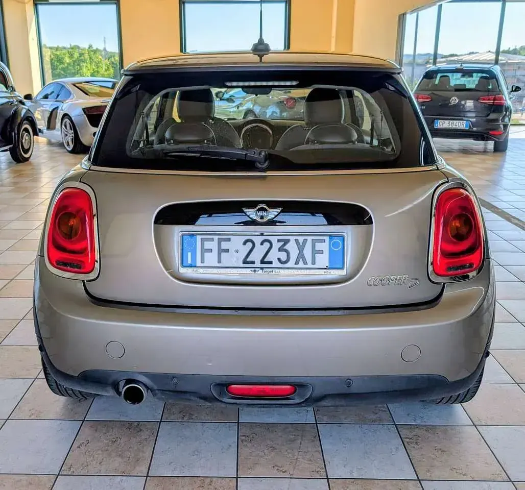 Usata Mini Cooper D Hype 116 CV (85 kW) 2017 Grey champagne Utilitaria