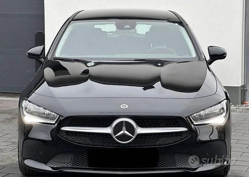 Usata Mercedes CLA200 150 CV (110 kW) 2021 Nero Station wagon
