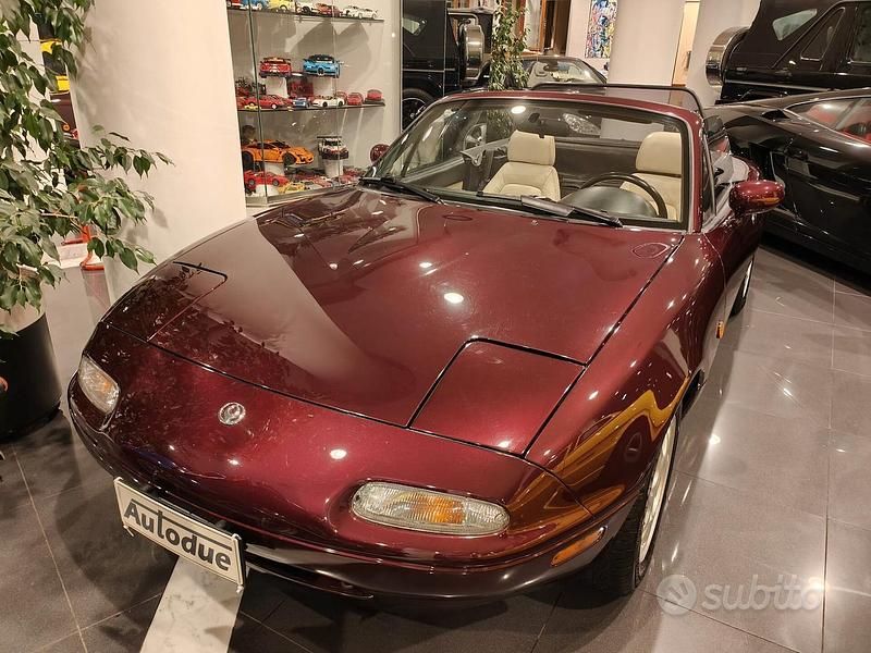 Usata Mazda MX5 90 CV (66 kW) 1997 Rosso Cabrio