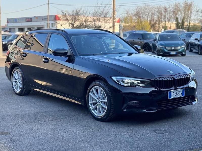 Usata BMW 330e Sport Line 184 CV (135 kW) 2021 Nero Station wagon
