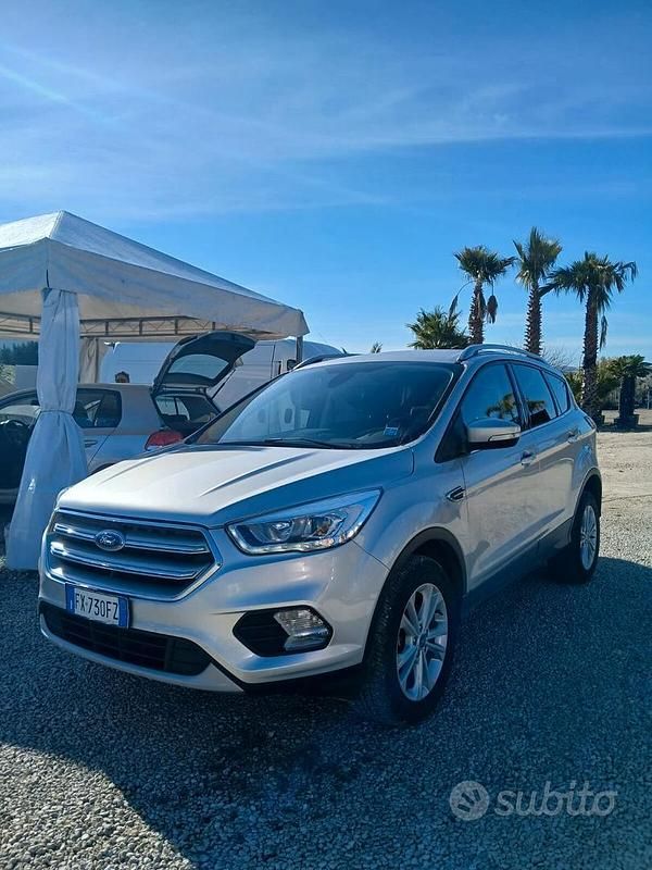Grigio Usata 2019 Ford Kuga SUV | 13.500 € (Ottimo prezzo) - Immagine 1/4