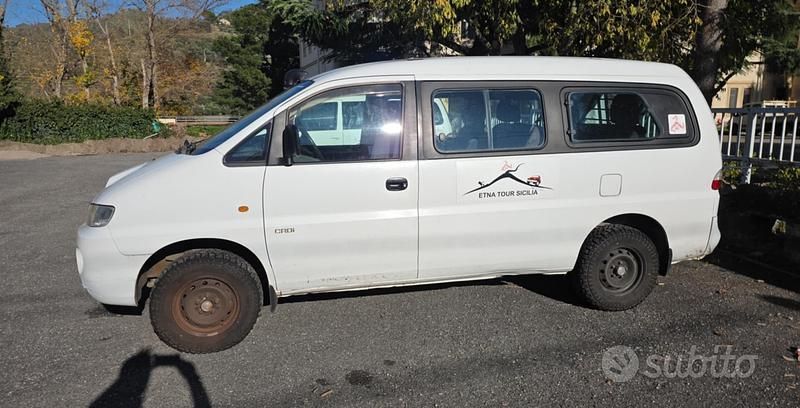 Begagnad Hyundai H-1 140 HK (102 kW) 2006 Vit Minibuss