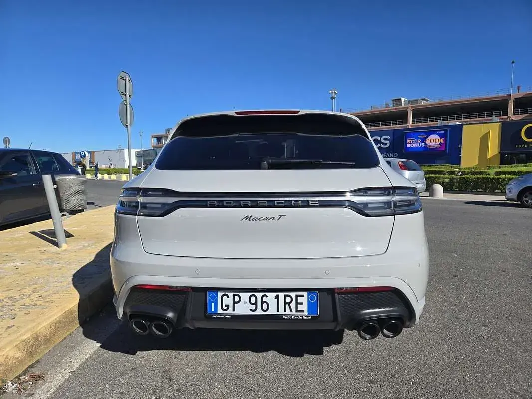 Usata Porsche Macan 265 CV (194 kW) 2023 Grigio SUV