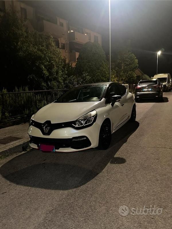 Usata Renault Clio IV LIMITED 200 CV (147 kW) 2014 Bianco Berlina