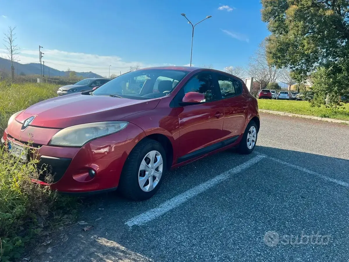 Brugt Renault Mégane 90 HK (66 kW) 2009 Rød Sedan