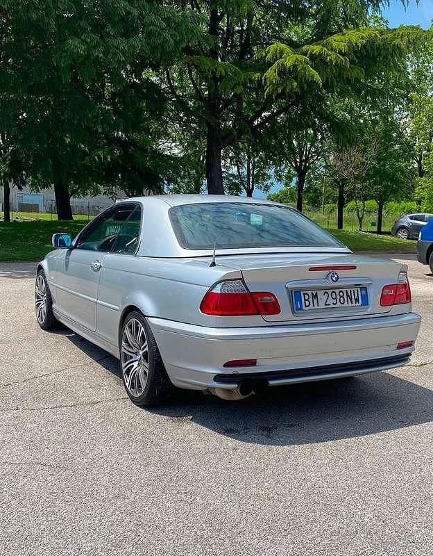 Usata BMW 320 Cabriolet 170 CV (125 kW) 2001 Cabrio