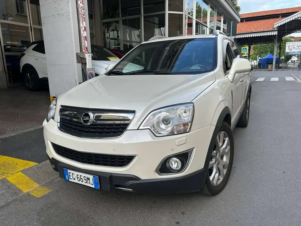 Usata Opel Antara Cosmo 184 CV (135 kW) 2011 Bianco SUV