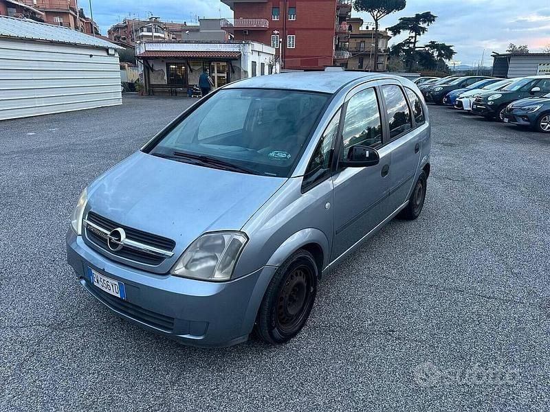 Grigio Usata 2005 Opel Meriva Monovolume | 1400 € (Ottimo prezzo) - Immagine 1/4