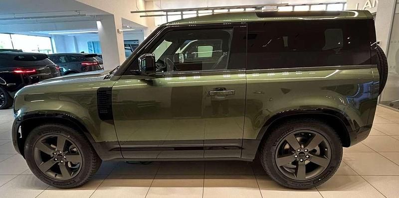 Käytetty Land Rover Defender SE Dynamic 200 HP (147 kW) 2026 Vihreä Katumaasturi