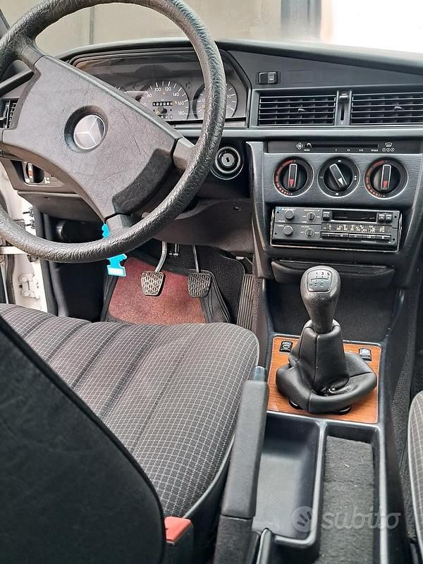 Usata Mercedes 190 1988 Bianco Berlina
