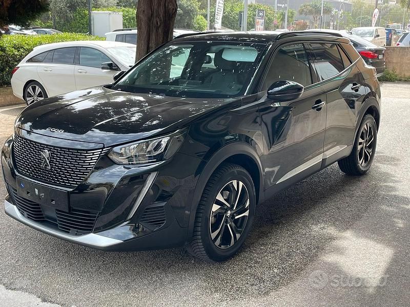 Usata Peugeot 2008 Allure 131 CV (96 kW) 2022 Nero SUV