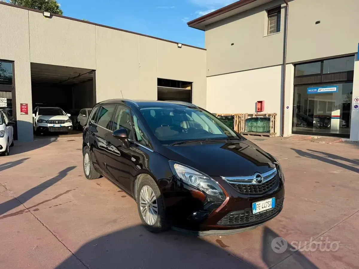 Usata Opel Zafira Tourer Cosmo 150 CV (110 kW) 2016 Marrone Monovolume