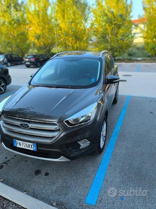 Usata Ford Kuga 120 CV (88 kW) 2018 Nero SUV