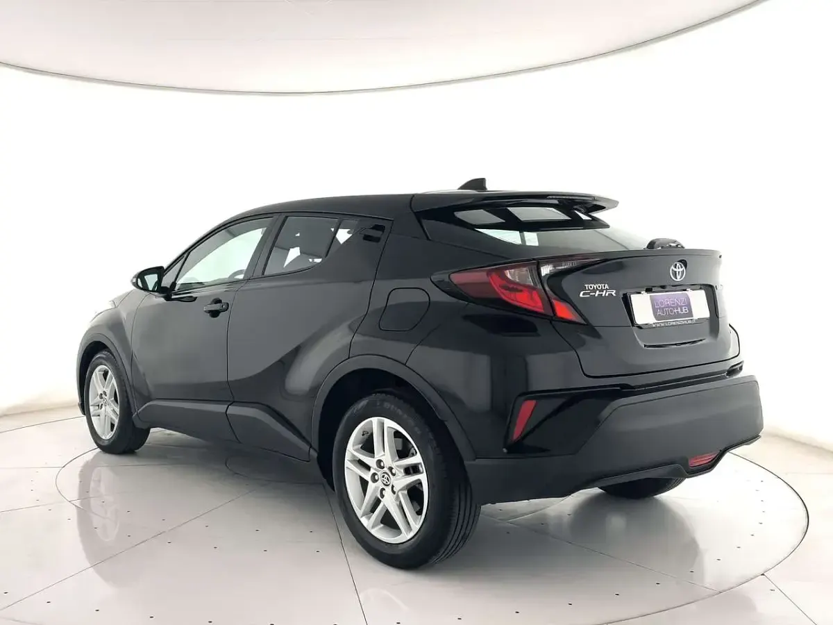 Usata Toyota C-HR Active 98 CV (72 kW) 2022 Nero metallizzato SUV