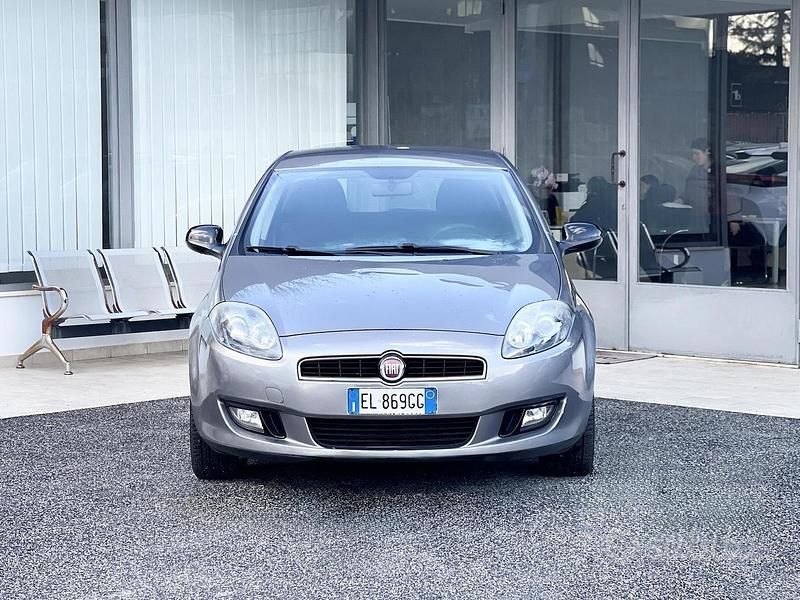 Usata Fiat Bravo 120 CV (88 kW) 2012 Grigio Utilitaria