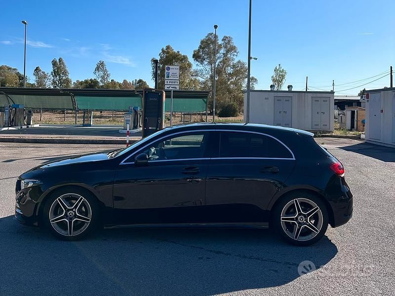 Usata Mercedes A180 AMG line 116 CV (85 kW) 2019 Nero Berlina