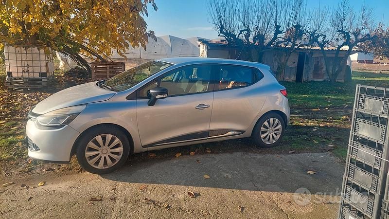 Second-hand Renault Clio IV 75 CP (55 kW) 2015 Berlinǎ