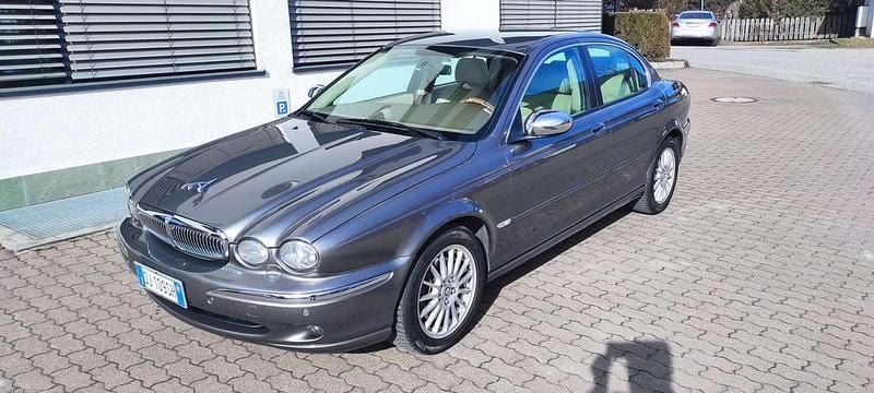 Usata Jaguar X-type Executive 155 CV (114 kW) 2007 Grigio Berlina