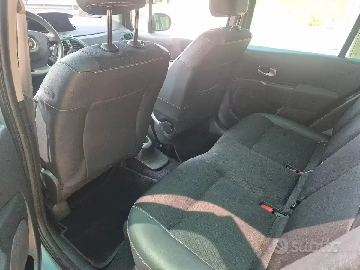 Usata Renault Modus Expression 101 CV (74 kW) 2011 Verde Monovolume